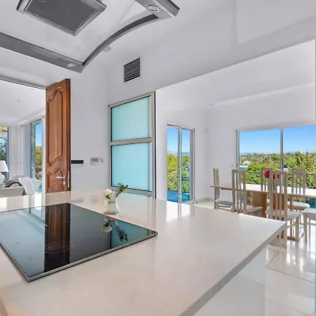 Villa Villa Roc Lumiere - 12pax