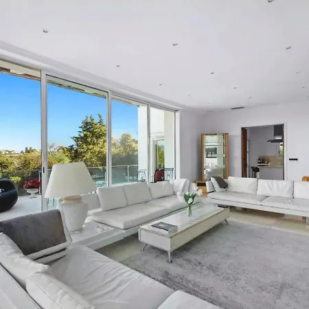 Villa Roc Lumiere - 12pax Antibes